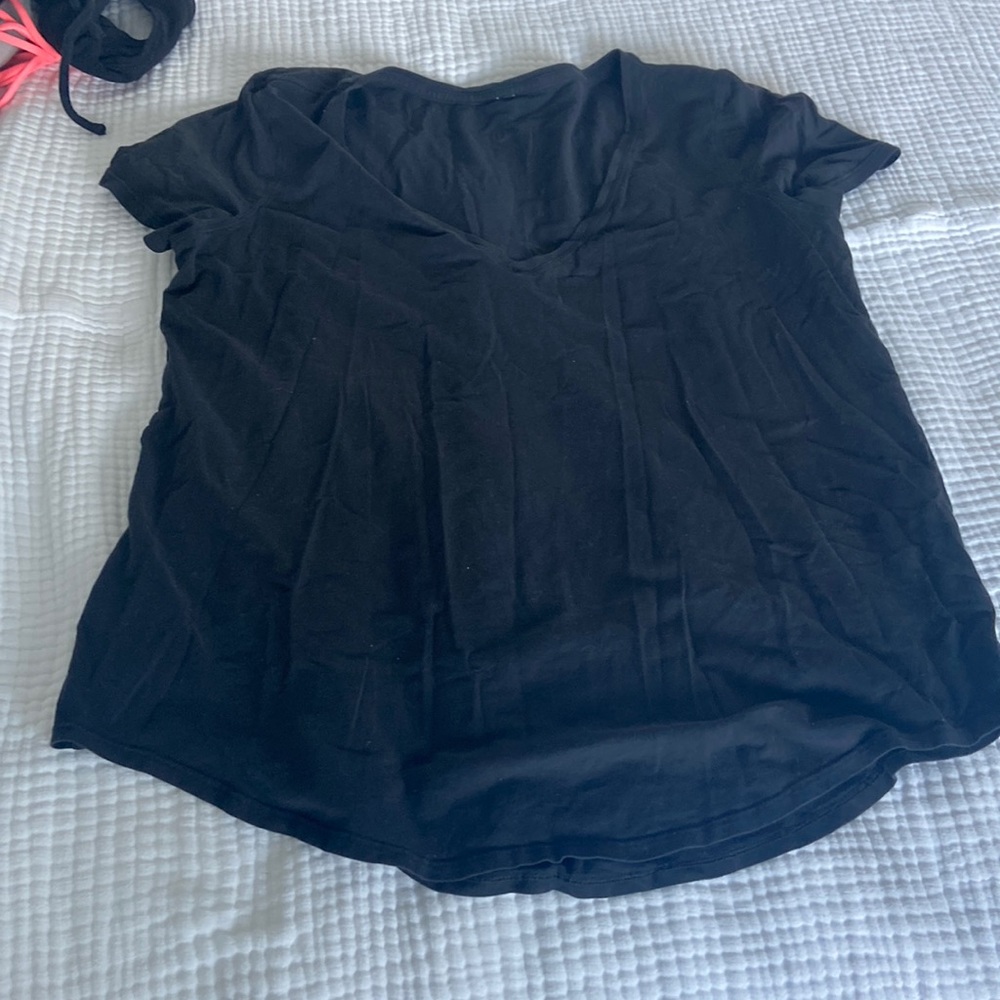 Lululemon v neck tee